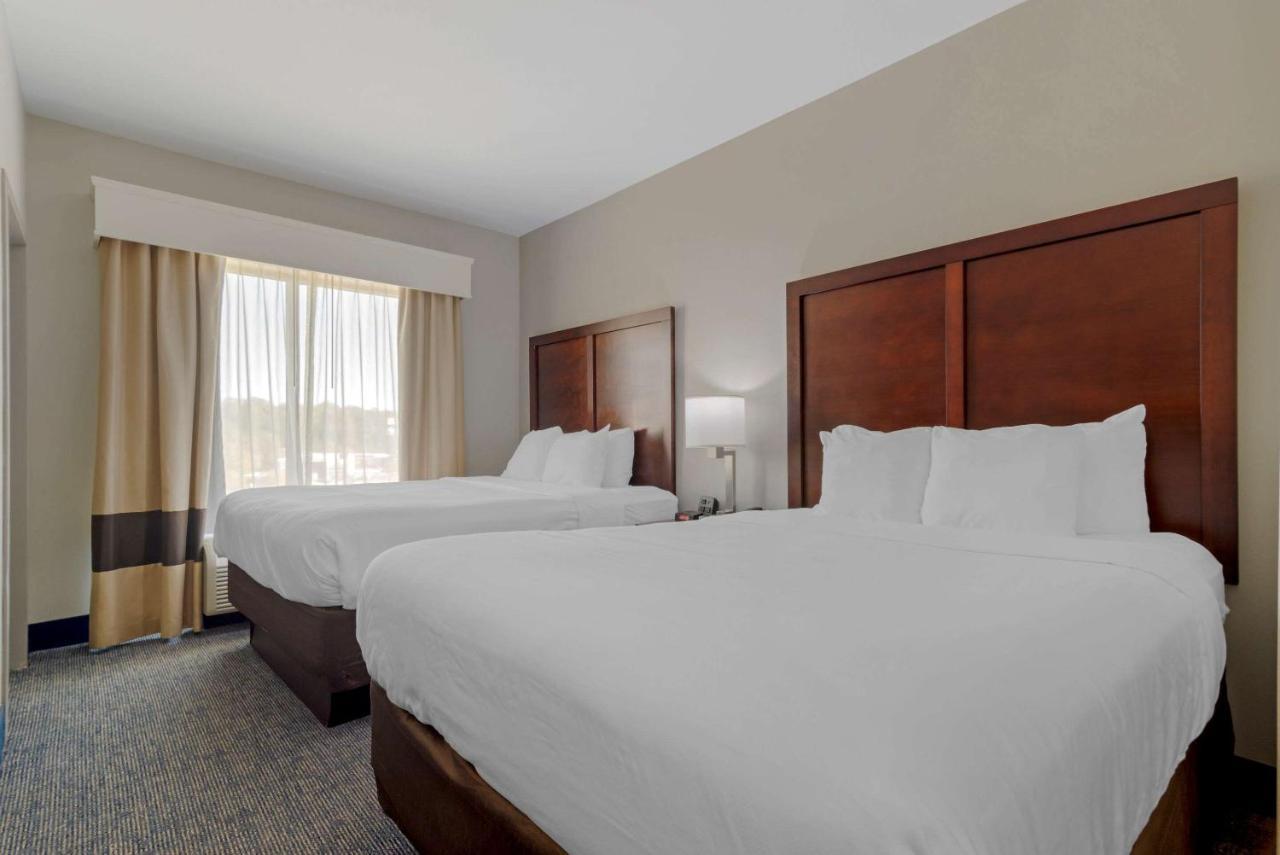 Comfort Atlanta South Hotel 4*