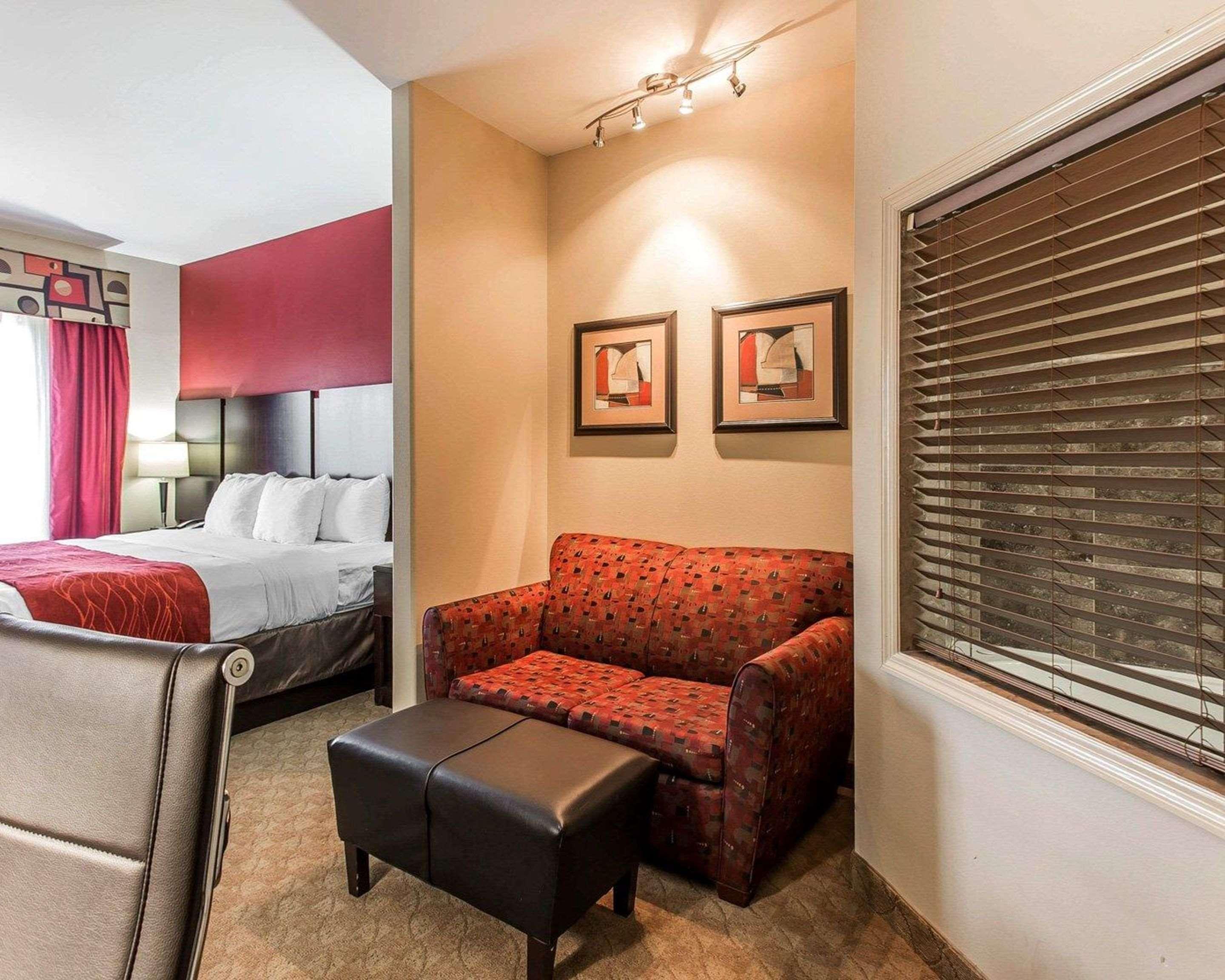 Comfort Atlanta South Hotel
